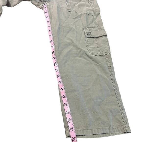 Levi’s Green Cargo Cropped Pants Size 6 - Picture 7 of 7